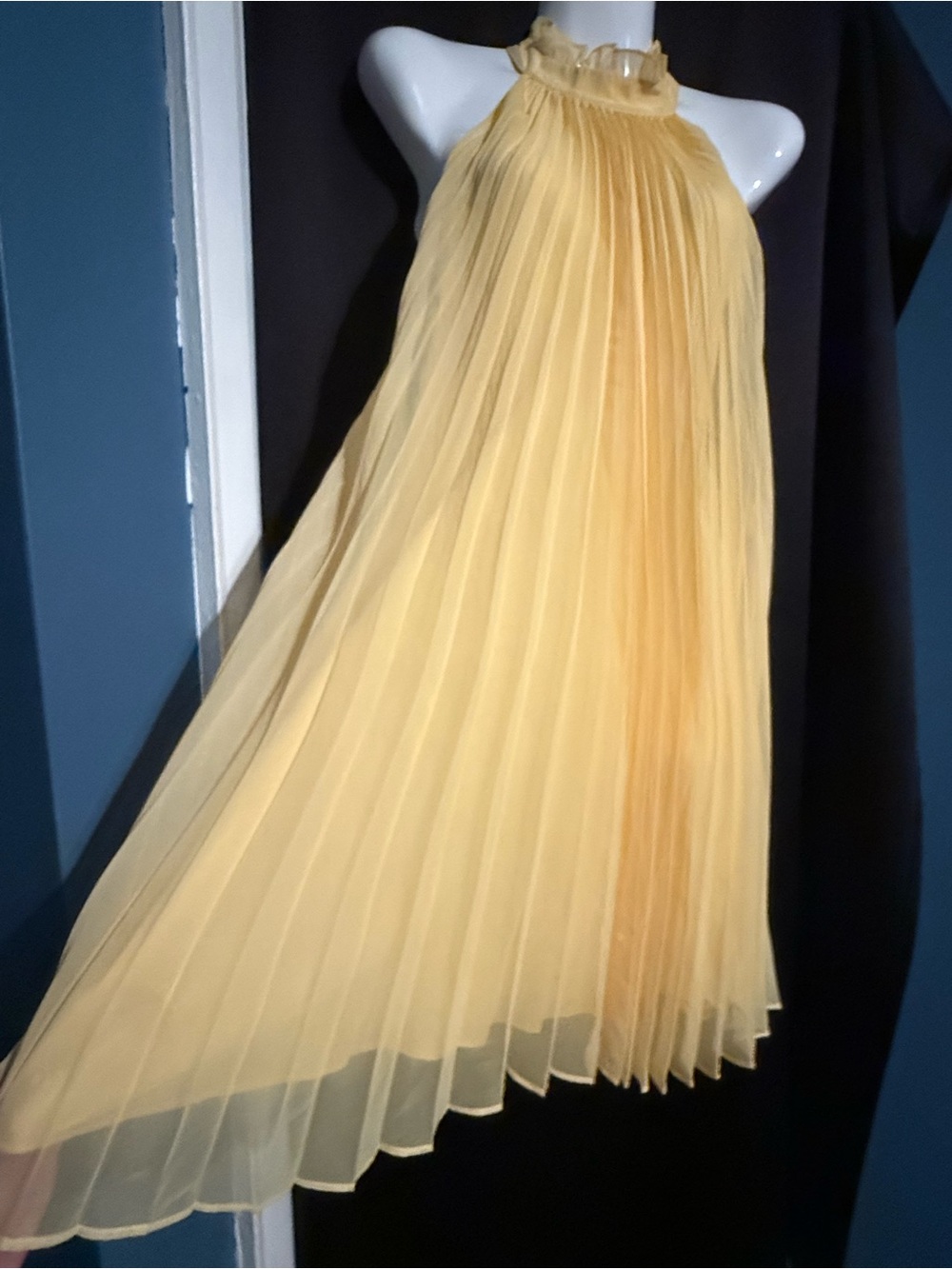 Jovovich Hawk Yellow Accordion Pleated 100 Silk Lined Ruffle Halter Dress Sz 4